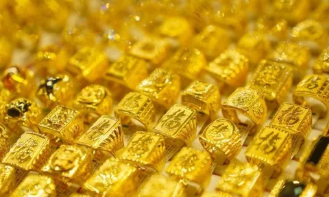 Sáng 8/10: Giá vàng thế giới sát mốc 4.000 USD/ounce, vàng trong nước đồng loạt tăng tiếp