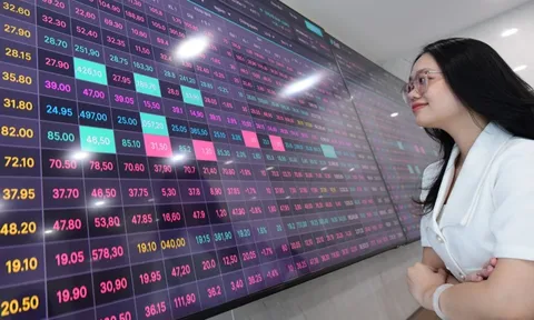 Chứng khoán Việt có thể đón sóng tỉ đô, hé lộ 30 cổ phiếu 'nóng' sau nâng hạn
