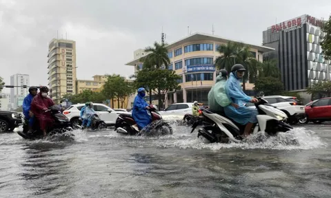 Nên phân quyền phường, xã ra quyết định cho học sinh được nghỉ học khi mưa ngập