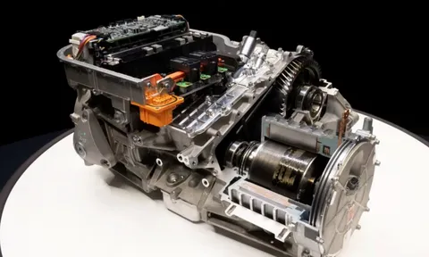 Ferrari sắp ra mắt siêu xe điện lần đầu tiên sau 77 năm: Tăng tốc chỉ sau 2,5 giây, chạy được 600 km/sạc