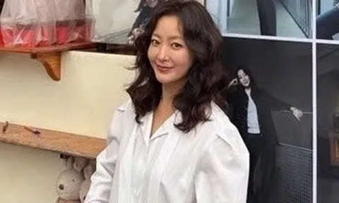 Kim Hee Sun tái xuất đóng phim sau nỗi đau mất mẹ, fan xót xa vì vóc dáng gầy gò