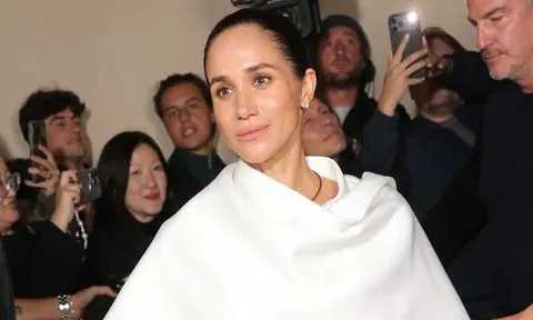 Meghan Markle bị tố 'phông bạt', không được mời vẫn xin đến dự Paris Fashion Week