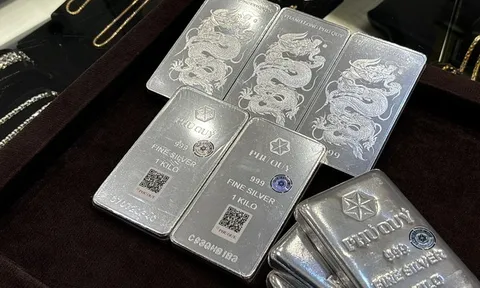 Giá bạc vượt 56 triệu đồng/kg