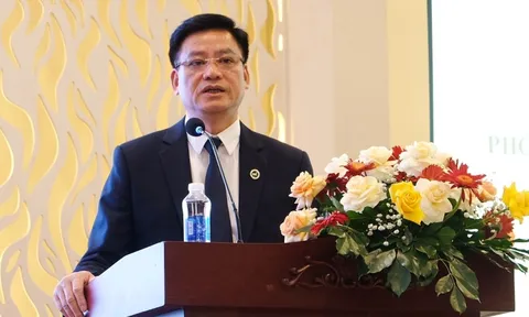 Chặn thao túng chứng khoán từ trong trứng nước, không chờ nhà đầu tư mất tiền mới xử kẻ gian