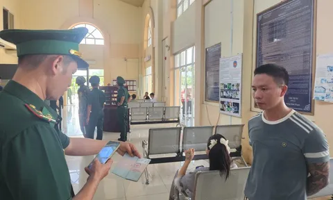Tiếp nhận 48 công dân làm ‘việc nhẹ lương cao’ ở Campuchia về nước