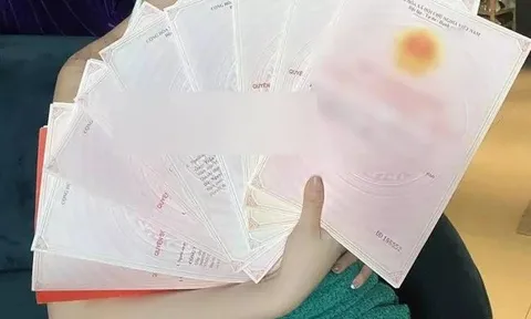 Đống sổ đỏ và 'tan xác'