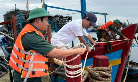 Bão số 12 gây mưa rất to, khuyến cáo người dân chuẩn bị lương thực vài ngày