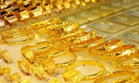 Ngân hàng rao bán khoản nợ của một doanh nghiệp vàng bạc đá quý ở Hà Nội