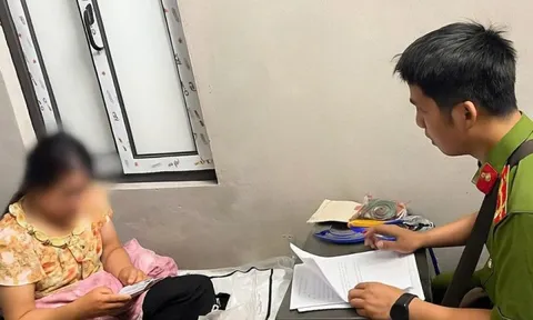 Chuẩn bị chuyển khoản 150 triệu đồng để đi Hàn Quốc, người phụ nữ ở Hà Nội bất ngờ quay xe báo công an