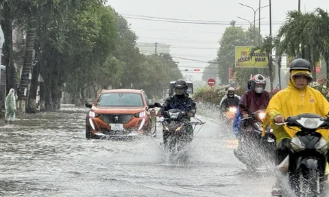 Thời tiết hôm nay 23-10: Bão Thần Gió suy yếu thành áp thấp nhiệt đới, gây mưa rất to