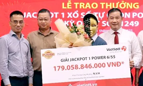 Xác suất trúng 1/8,1 triệu, một người chơi đã rinh hơn 133 tỉ đồng của Vietlott