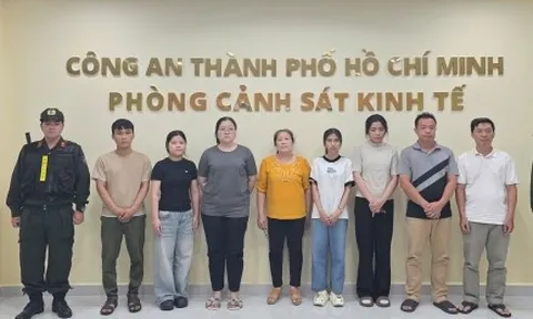 Phá đường dây sản xuất hàng chục nghìn chai nước hoa giả thương hiệu nổi tiếng