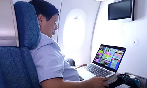 Các hãng bay đua nhau đưa WiFi lên trời, giá cao hay vừa?