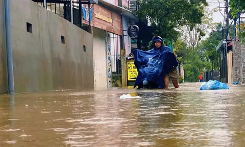 Huế cho học sinh toàn thành phố nghỉ học trong ngày 27-10 do mưa lớn