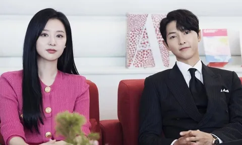 Song Joong Ki muốn 'hẹn hò' với Kim Ji Won một lần nữa