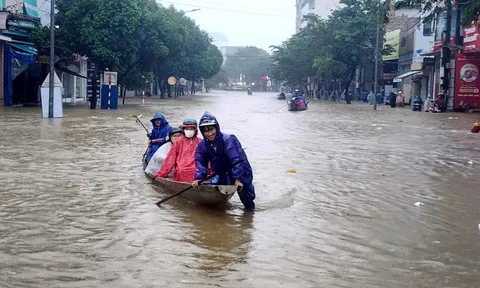 Lũ bủa vây miền Trung