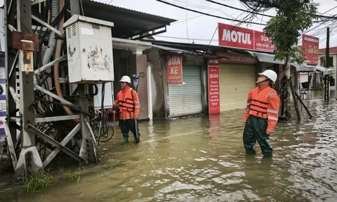 Cấp điện cho vùng lũ ngay khi điều kiện cho phép