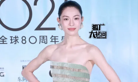 MC bị chỉ trích thiếu lịch sự vì trêu chọc Chung Sở Hy 'giành vị trí trung tâm'