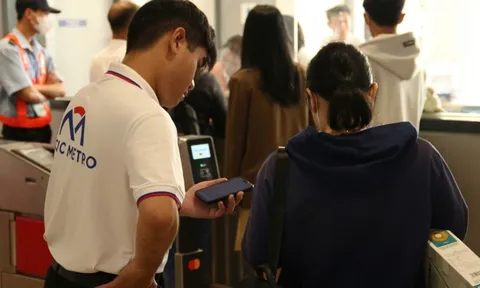 Thêm 5 nhà ga tuyến metro số 1 ngừng bán vé giấy, hành khách nên thanh toán điện tử