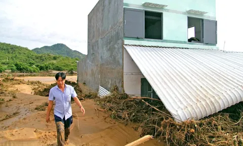 Vỡ hồ chứa tự đắp ở Tuy Phong: Người dân bức xúc, yêu cầu xử lý trách nhiệm