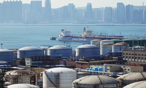 Mỹ siết lệnh trừng phạt, Trung Quốc giảm gần nửa lượng dầu nhập từ Nga