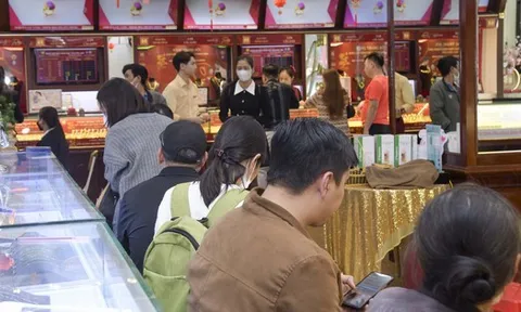 Sàn giao dịch vàng: Chọn mô hình nào?