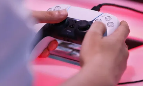 Vì sao hãng game không chặn nổi công cụ cheat