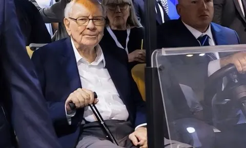 Công nghệ 8/11: Warren Buffett bị AI giả mạo, thêm đơn kiện OpenAI