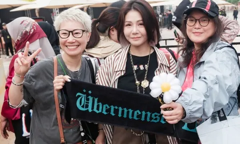 Fan quốc tế 'đu' G-DRAGON ở Hà Nội, tranh thủ ăn phở và bánh mì, uống cà phê sữa đá