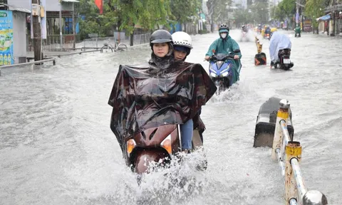 Đường Nguyễn Văn Khối, Lê Văn Thọ ngập nặng, dân đắp bao cát 'không ăn thua'