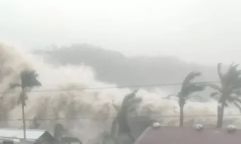 Thời tiết hôm nay 12-11: Bão Phượng Hoàng ra khỏi Biển Đông, đất liền nắng ráo