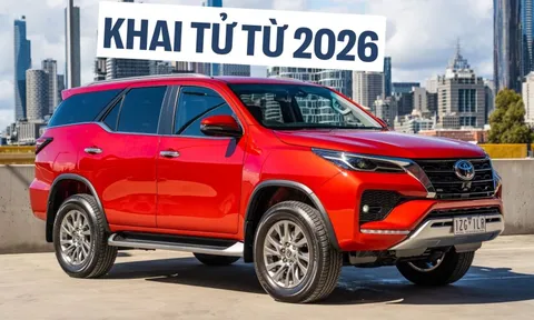 Hồi chuông cảnh báo của Toyota Fortuner: Bị loại khỏi danh mục sản phẩm ở thị trường này vì khách đổ xô sang Land Cruiser, Prado