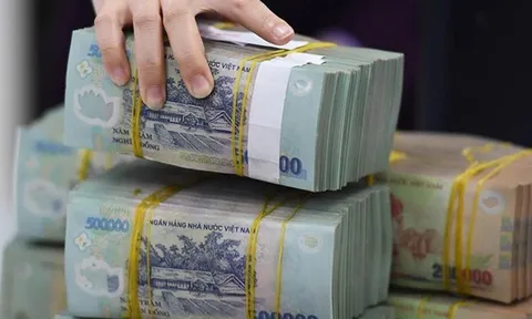 Ngày 12/11, một ngân hàng tăng lãi suất tiết kiệm lên kịch trần