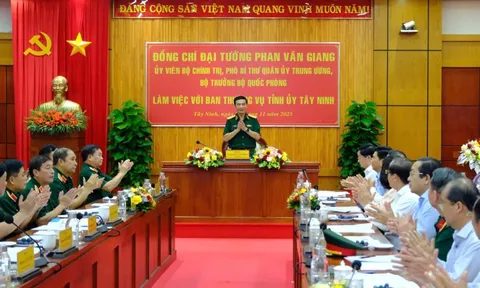 Bộ trưởng Phan Văn Giang làm việc với Tây Ninh, sẵn sàng giao lưu Quốc phòng Việt Nam - Campuchia