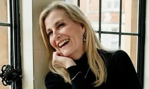 Nữ Bá tước Xứ Wessex Sophie: 'Fashionista' thầm lặng của Hoàng gia Anh mùa Thu Đông