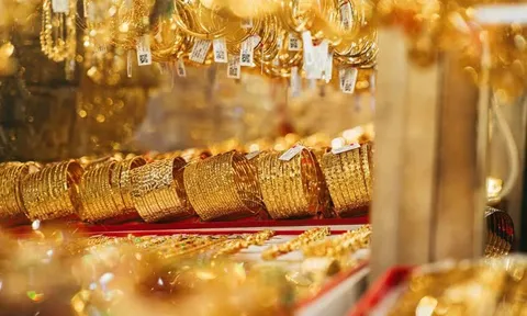 Vàng thế giới lại vượt mốc 4.000 USD, giá trong nước bật tăng theo