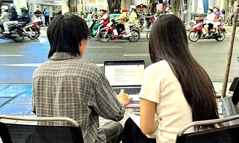 Tình yêu thời AI có giống... - Kỳ 4: Khi ChatGPT thành gương soi cảm xúc tình yêu