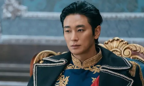 Trang phục Joo Ji Hoon bị nghi giống phát xít, đoàn phim The remarried empress tức tốc xin lỗi