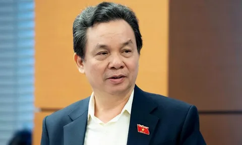 Đại biểu: Không nên giao cho Bộ Giáo dục và Đào tạo viết một bộ sách giáo khoa cung cấp cho tất cả