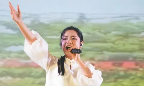 Khán giả 'cháy' hết mình dù trời mưa lớn đêm gala Việt Nam Xanh 2025