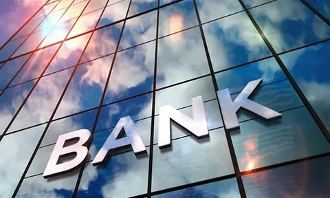 Toàn cảnh ngành ngân hàng 9 tháng 2025: Lợi nhuận, tín dụng bứt tốc, NIM mỏng và áp lực huy động vốn gia tăng