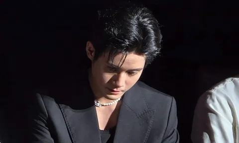 Đình Khang 'Mưa đỏ' lo lắng cho cha mẹ đang kẹt trong mưa lũ miền Trung