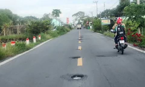 Vì sao quốc lộ 63 vừa láng nhựa lại xuống cấp, nhiều ổ gà?