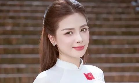 Nữ ca sĩ xinh đẹp là giảng viên thanh nhạc, đắt show bậc nhất Việt Nam