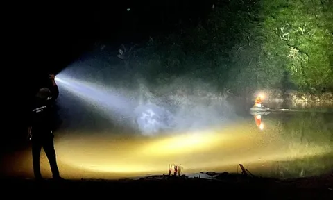 Tìm thấy thi thể tài xế xe đầu kéo bị lũ cuốn ở Quảng Trị cách hiện trường hơn 30km