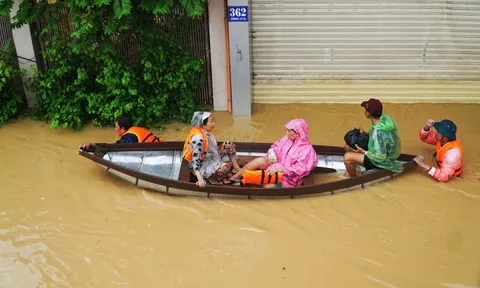 Khánh Hòa lên phương án sơ tán dân trước áp thấp nhiệt đới có khả năng thành bão số 15