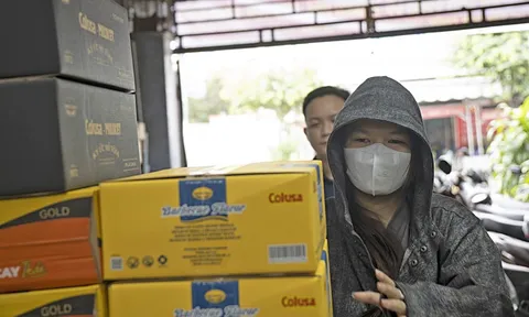 Nghĩa đồng bào - Kỳ 1: Nhà nhà thành điểm nhận hàng cứu trợ