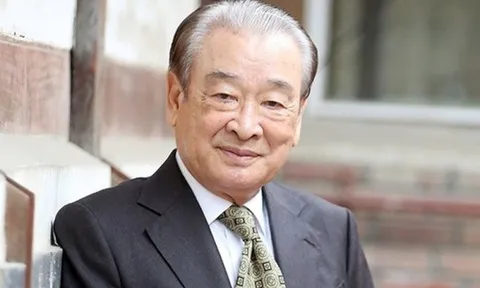 Cố nghệ sĩ Lee Soon Jae nhận Huân chương Văn hóa hạng Kim quan Hàn Quốc