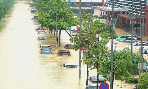 Ứng phó bão số 15: Khánh Hòa yêu cầu các hồ chứa hạ thấp ở mức 80% dung tích thiết kế để đón lũ