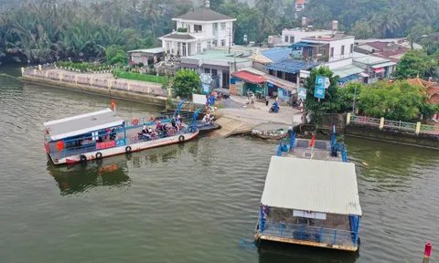 Phà Bình Quới chạy lại, người dân 'thở phào' vì né được điểm kẹt xe